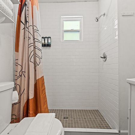 Cedar Blossom Bungalow Is A Cozy Getaway With A 5 Minute Walk To Downtown! Hot Springs Exterior photo