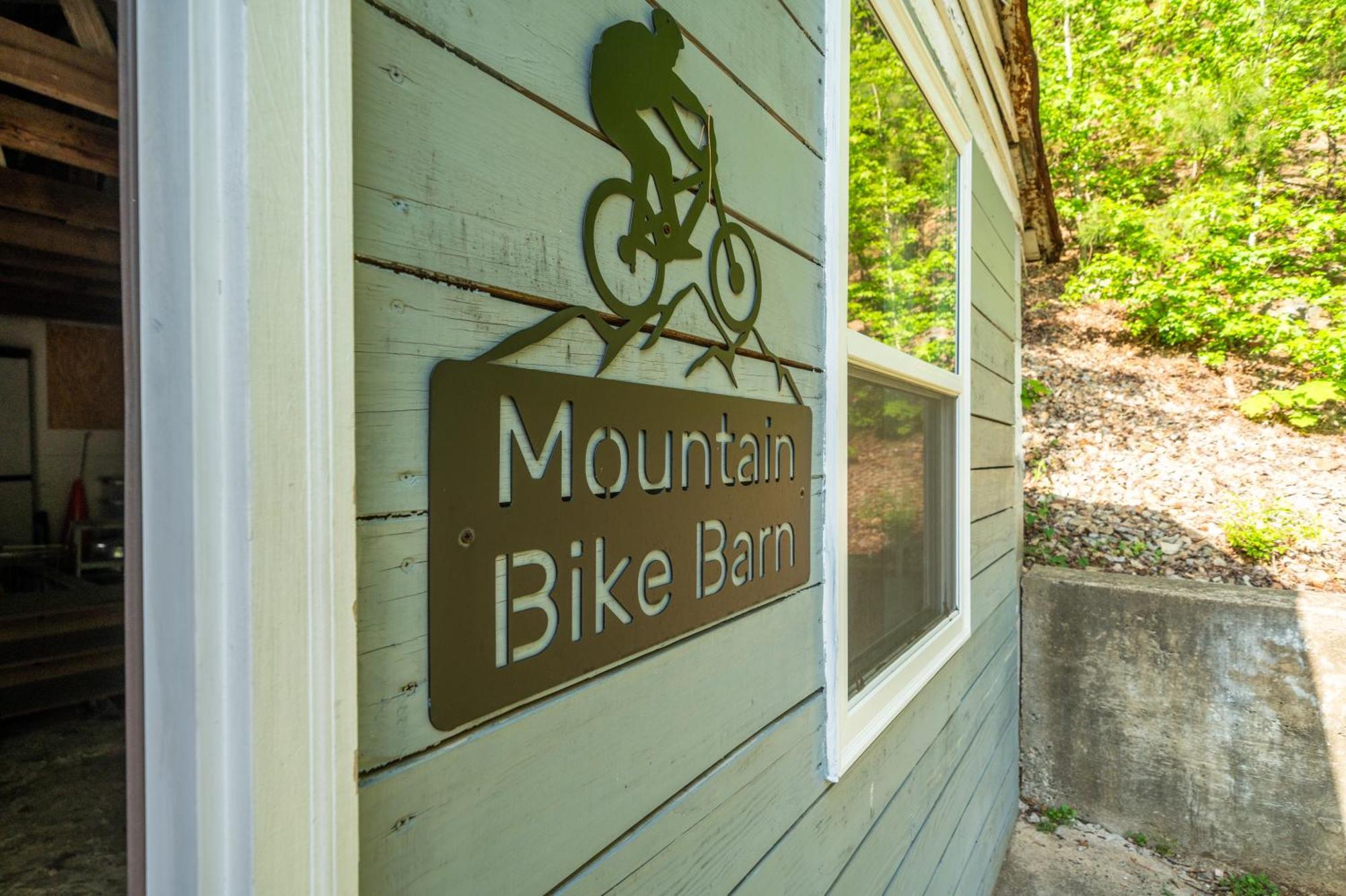 Cedar Blossom Bungalow Is A Cozy Getaway With A 5 Minute Walk To Downtown! Hot Springs Exterior photo