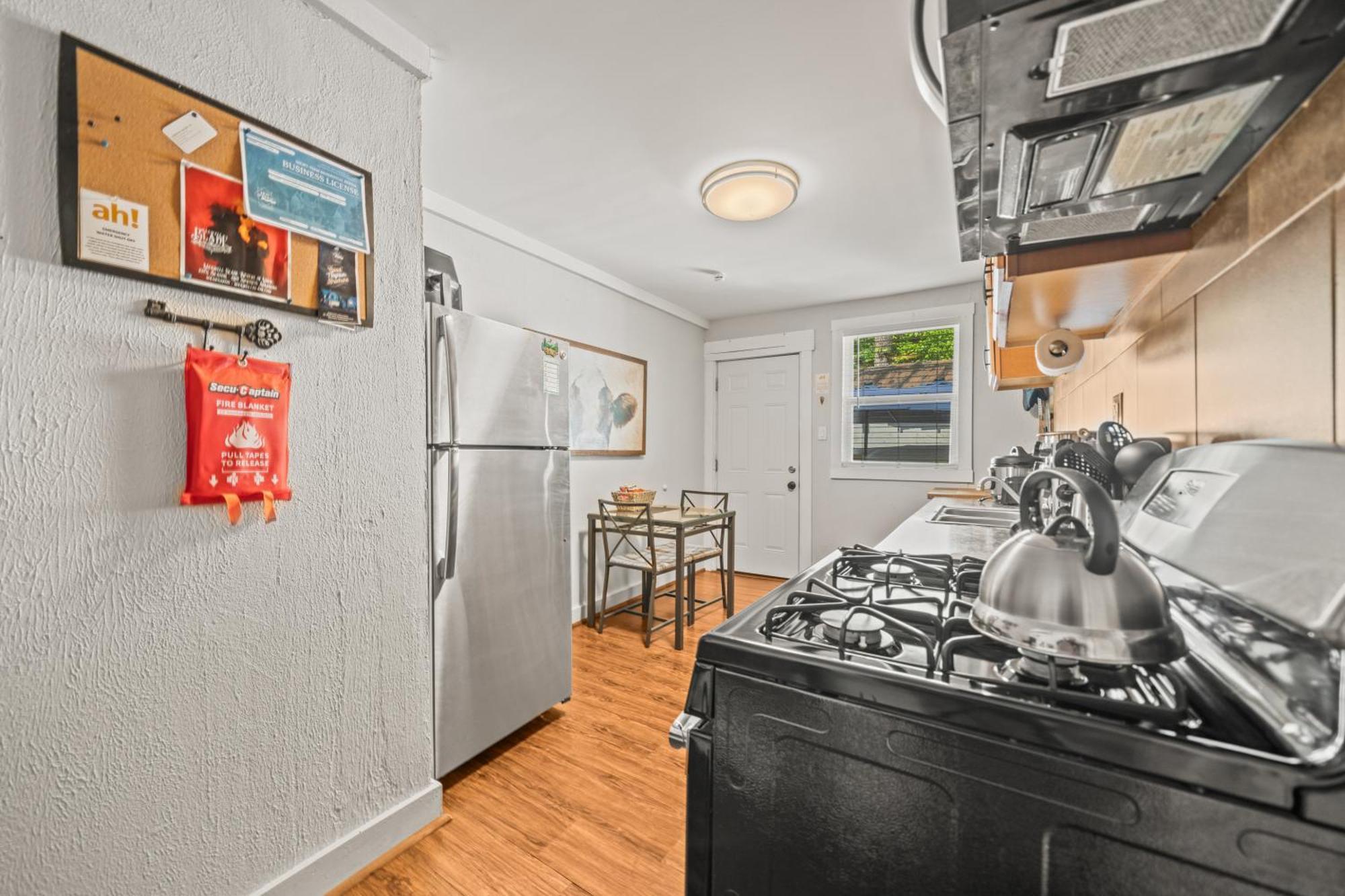 Cedar Blossom Bungalow Is A Cozy Getaway With A 5 Minute Walk To Downtown! Hot Springs Exterior photo